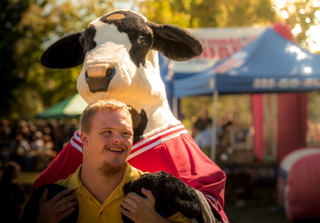 men-near-cow-mascot-ozhdggszwpk